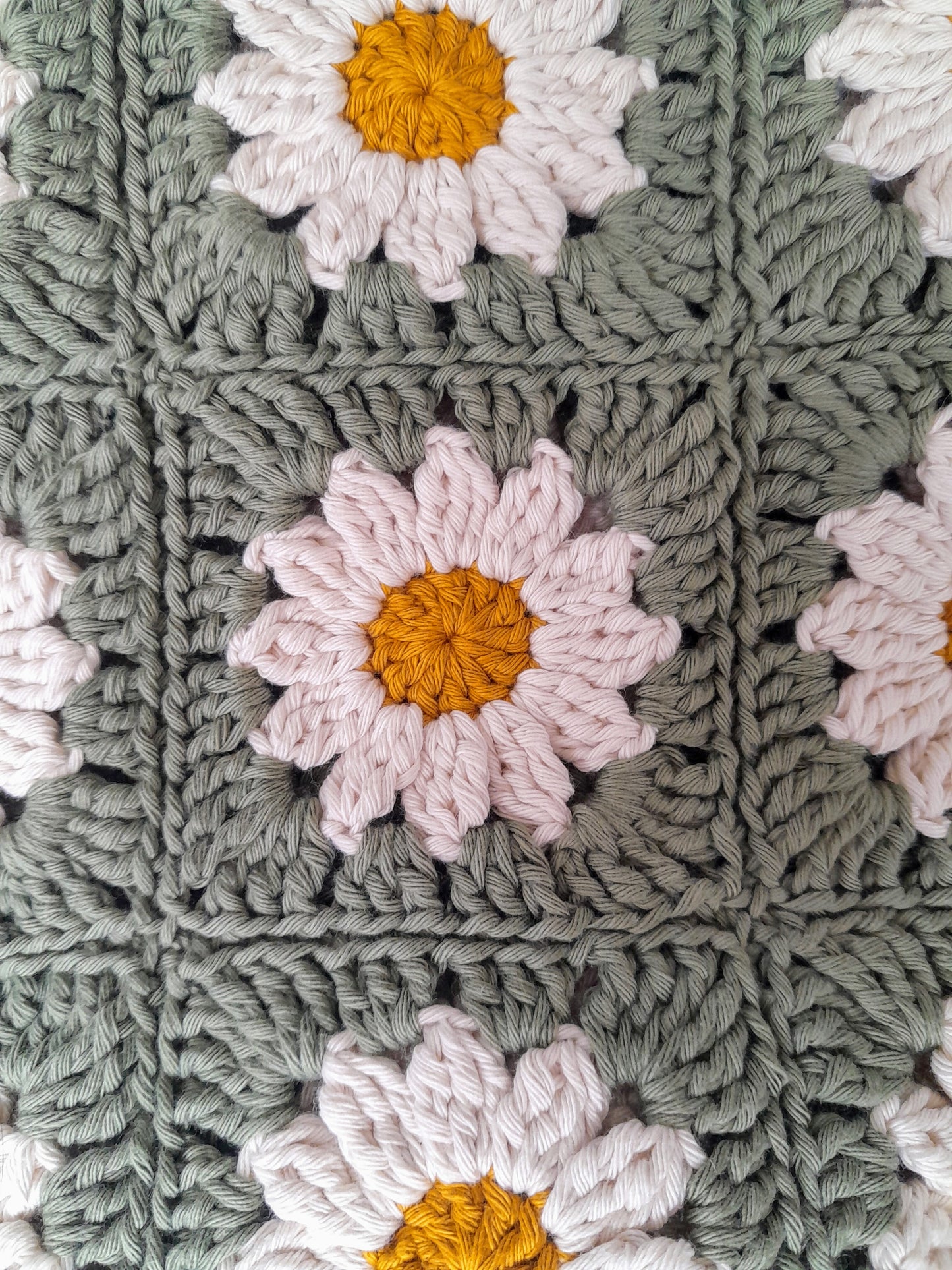 Daisy Shoulder Bag in Moss Green